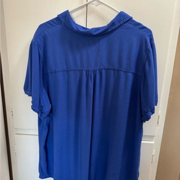 Croft and Barrow 2x Blue Button-Up Shirt NWOT - Picture 2 of 2